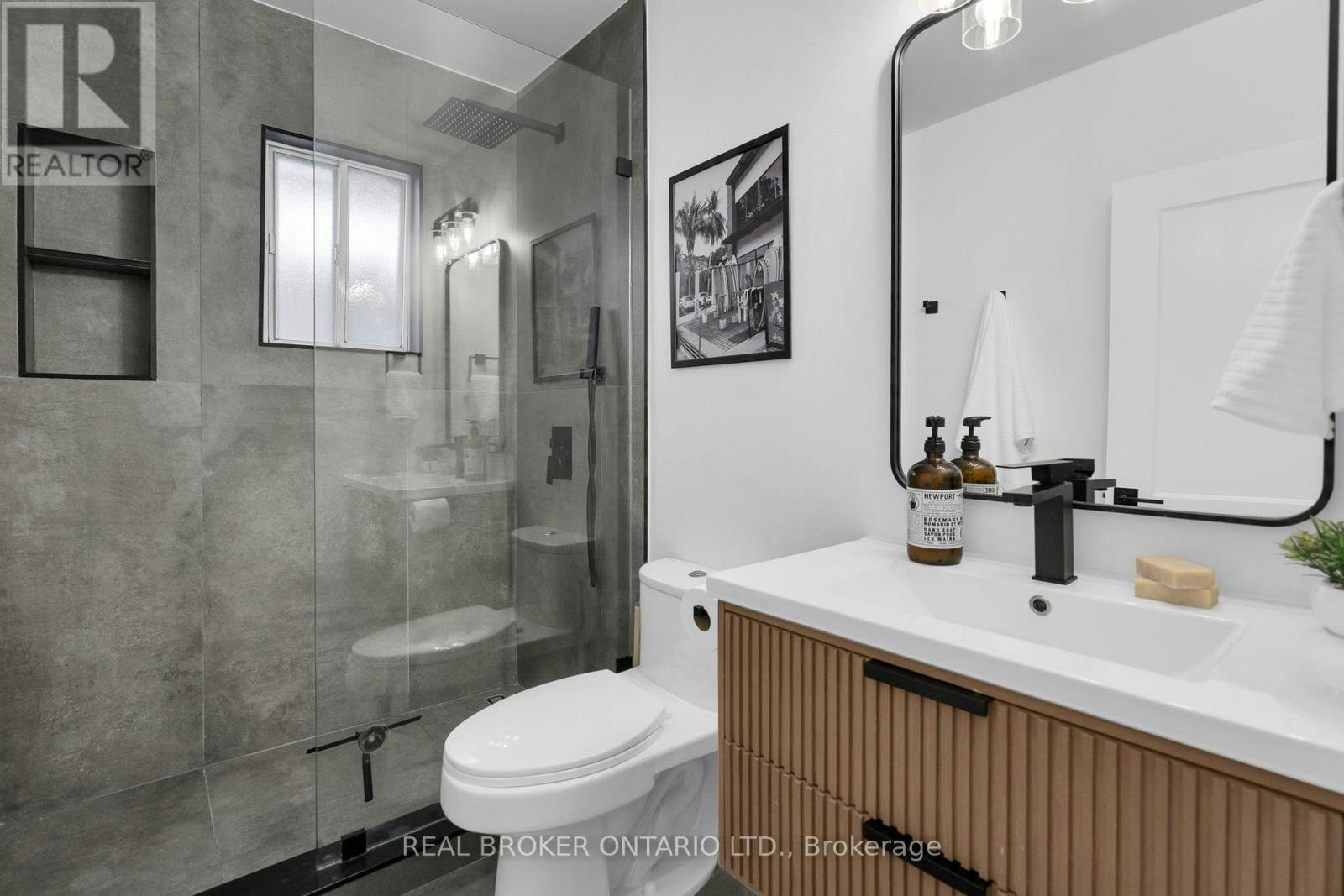 23 Aldridge Avenue, Toronto, ON, M4C 3W3 - 22