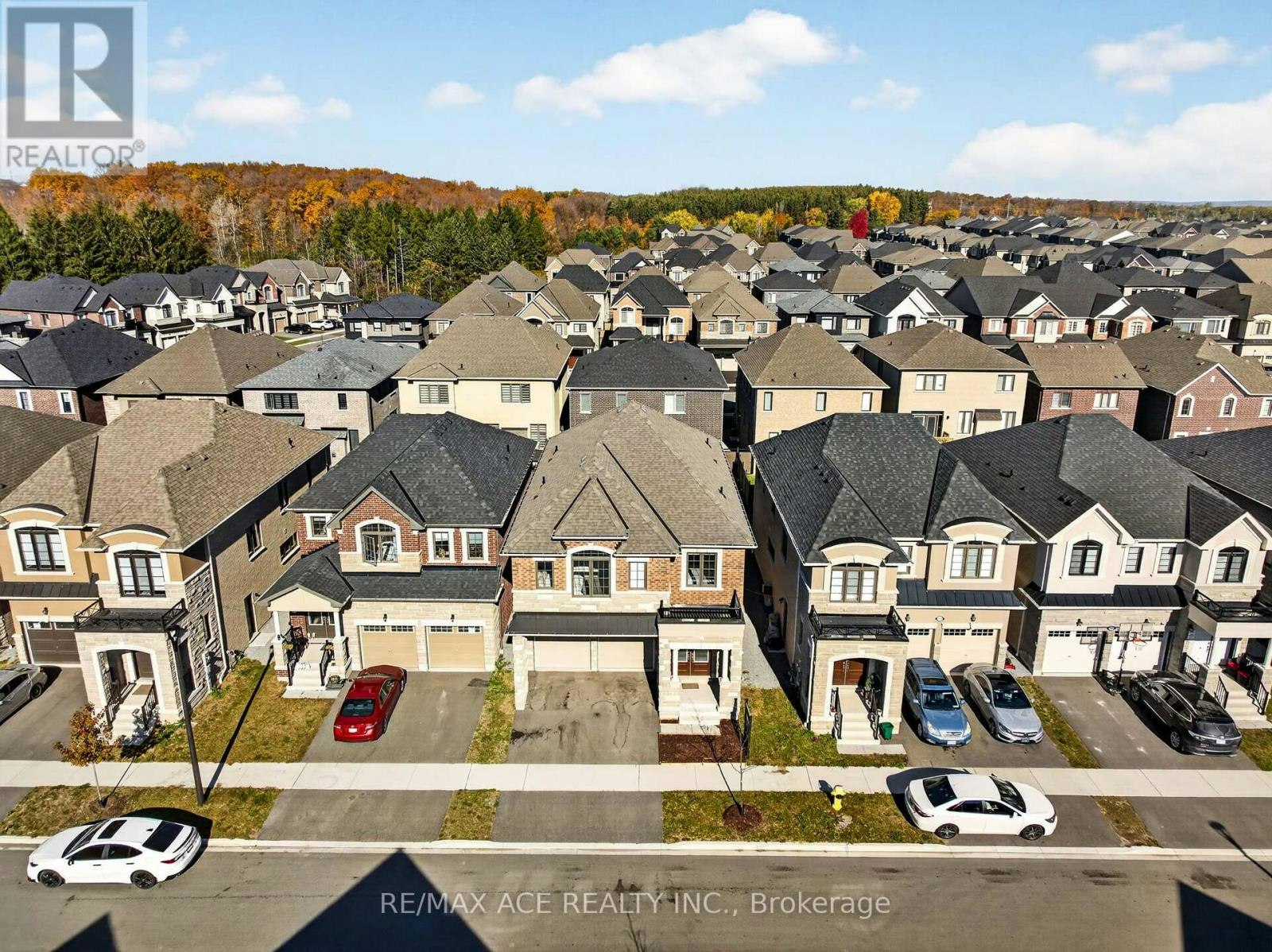 1408 Mockingbird Square, Pickering, ON, L1X 0N8