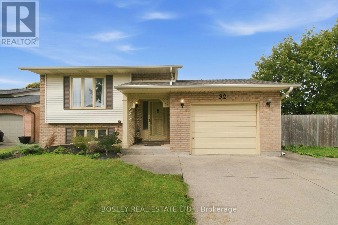 32 Crestcombe Road, St. Catharines, ON, L2S 2J4