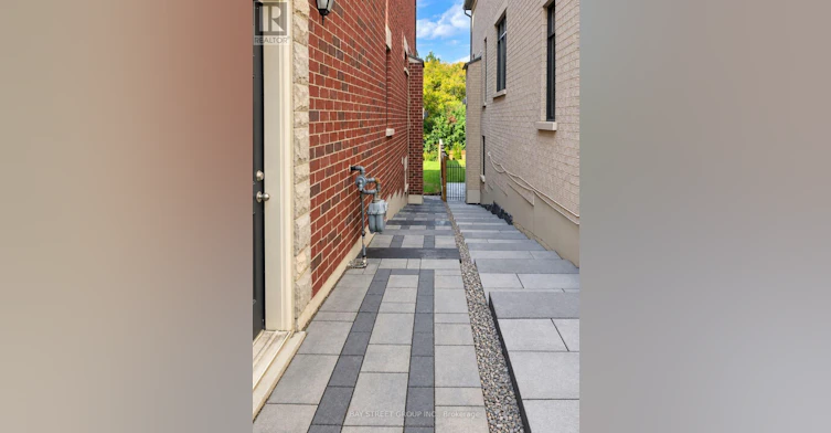 83 Glensteeple Trail, Aurora, ON, L4G 3T1 - 2