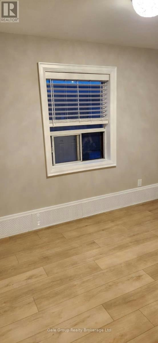 2-25 Paisley Boulevard E, Mississauga, ON, L5A 1P3 - 8