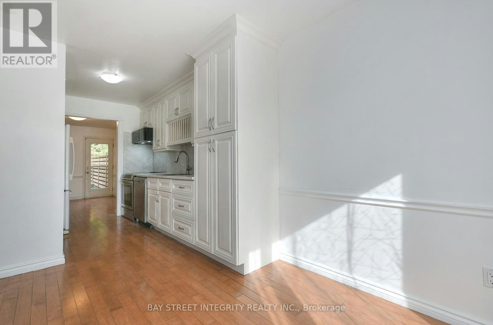 976 Raintree Lane, Mississauga, ON, L5H 3Y6 - 3
