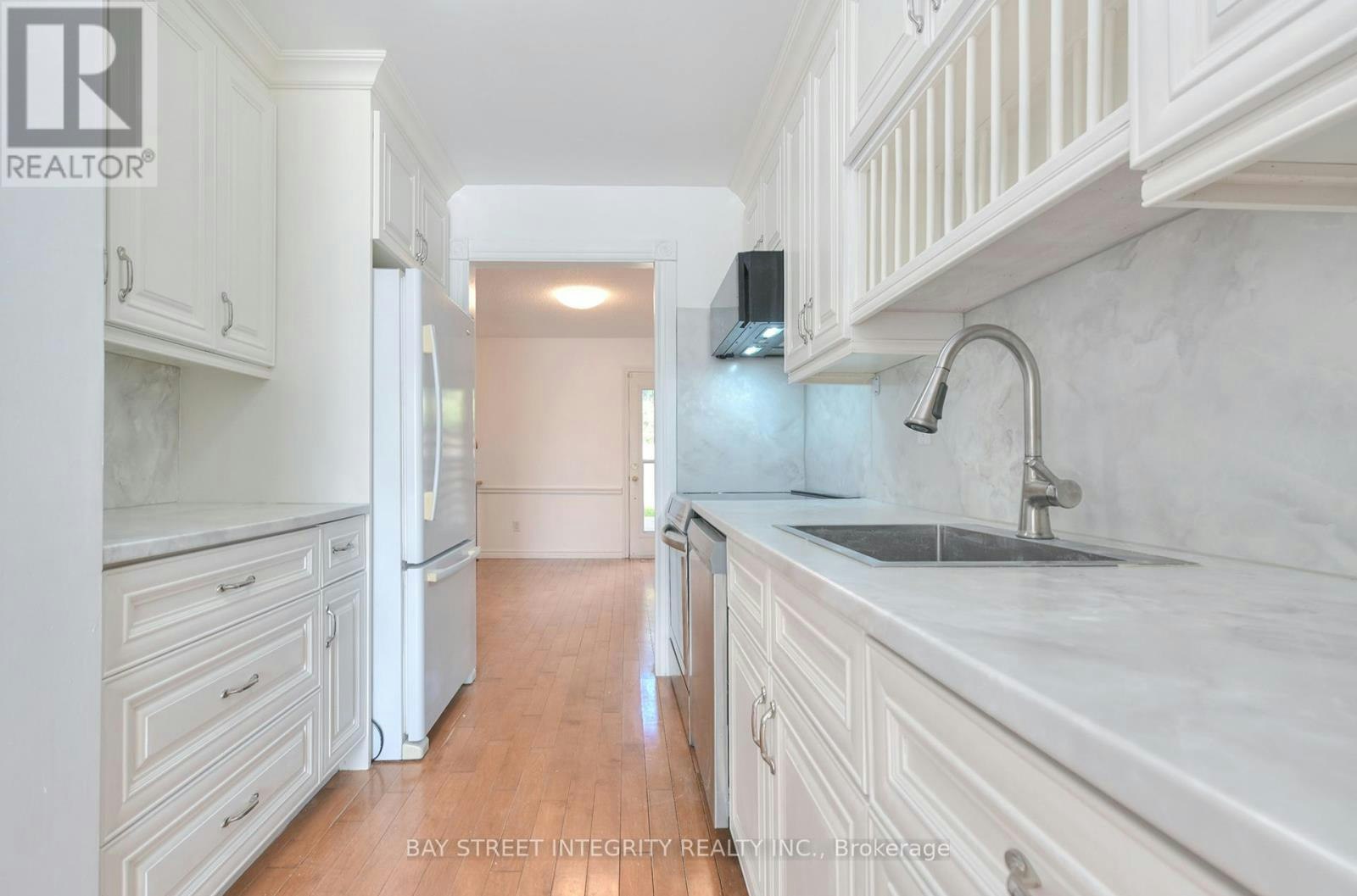 976 Raintree Lane, Mississauga, ON, L5H 3Y6 - 5