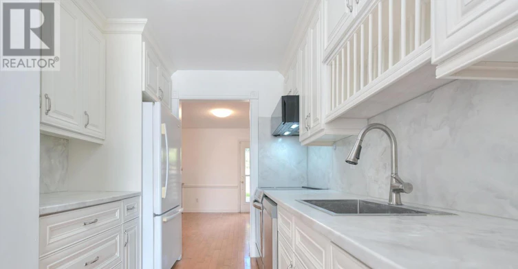 976 Raintree Lane, Mississauga, ON, L5H 3Y6 - 5