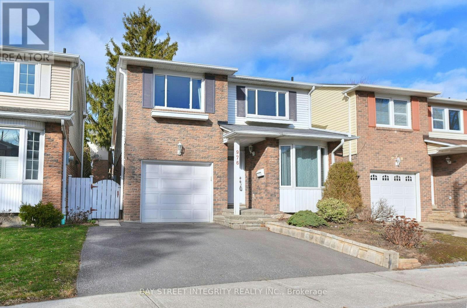976 Raintree Lane, Mississauga, ON, L5H 3Y6 - 2