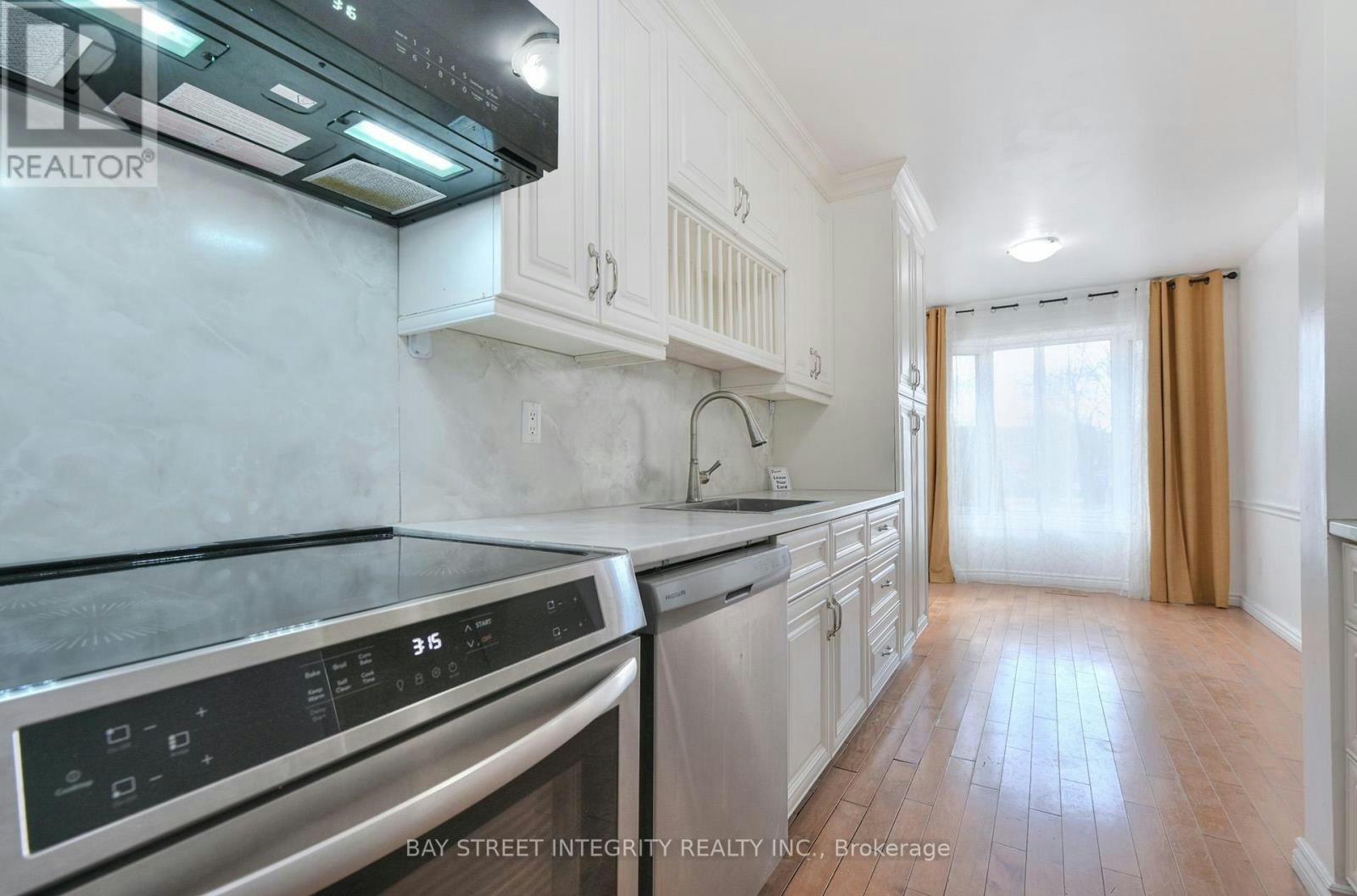 976 Raintree Lane, Mississauga, ON, L5H 3Y6 - 7