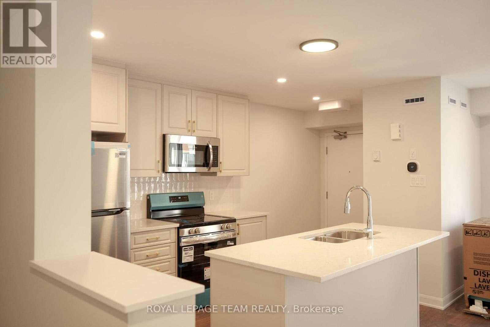 5-1001 Glenroy Gilber Drive, Ottawa, ON, K2J 5W2 - 5