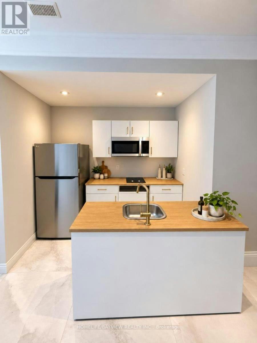 26 Walmer Road, Richmond Hill, ON, L4C 3W7 - 3