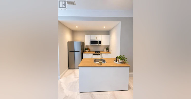 26 Walmer Road, Richmond Hill, ON, L4C 3W7 - 3