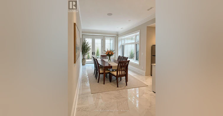 26 Walmer Road, Richmond Hill, ON, L4C 3W7