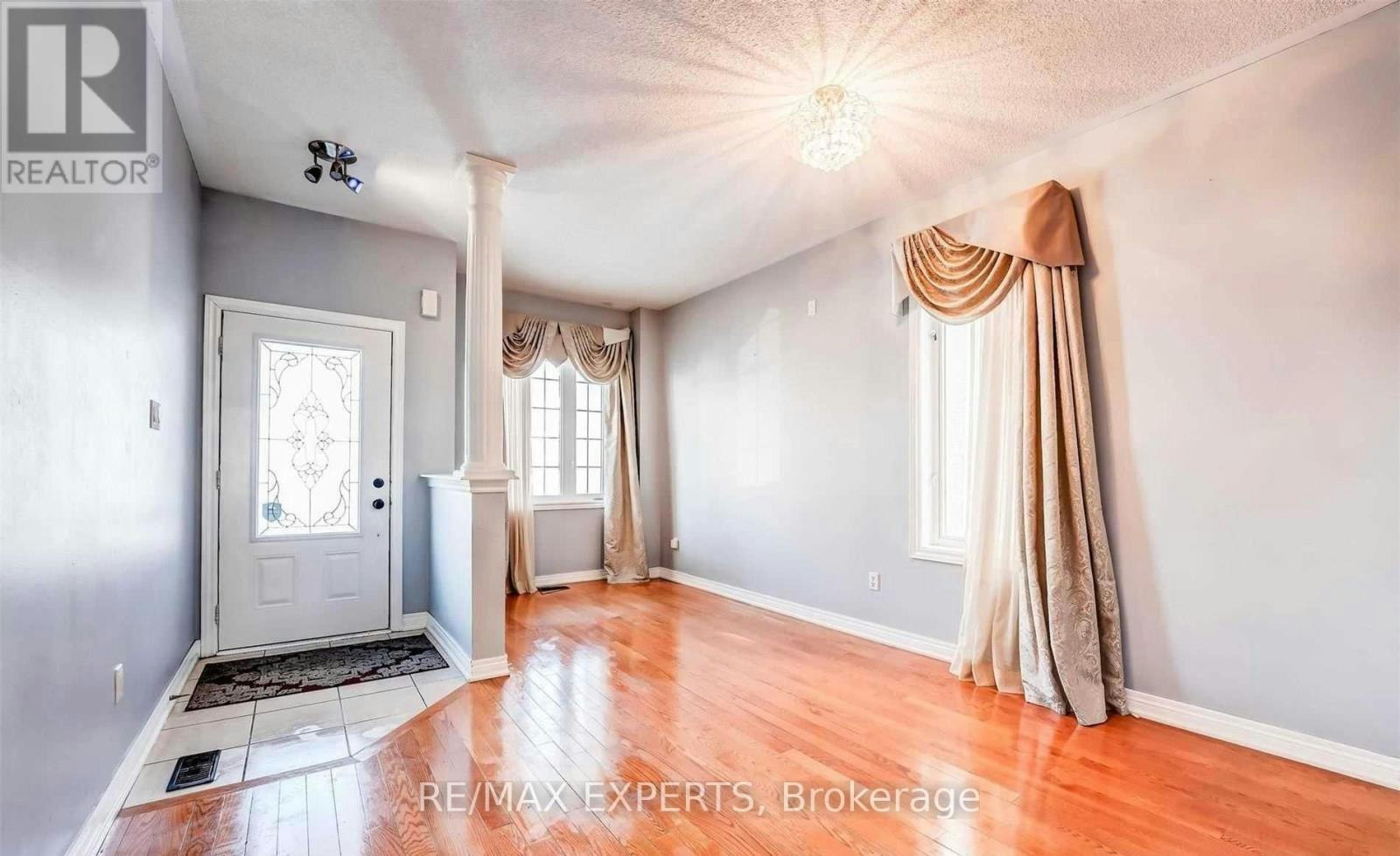 31 Vincent Street, Brampton, ON, L6R 0G8 - 6