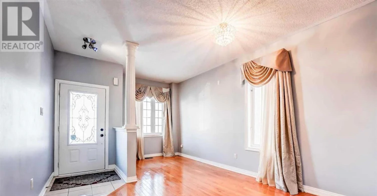 31 Vincent Street, Brampton, ON, L6R 0G8 - 6