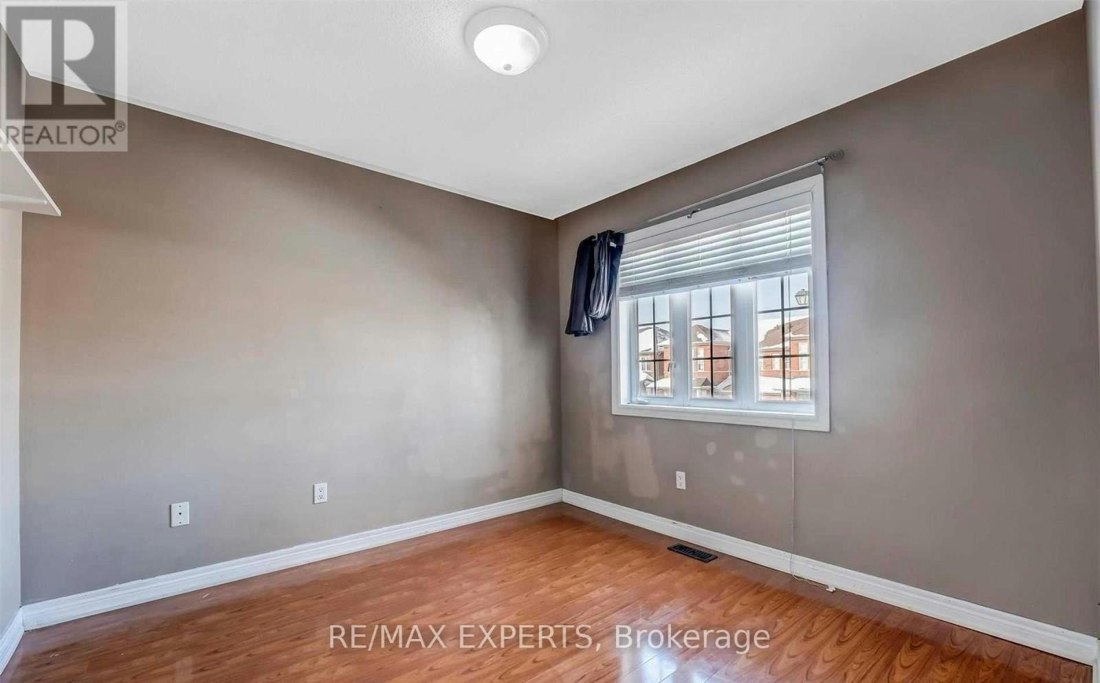 31 Vincent Street, Brampton, ON, L6R 0G8 - 14