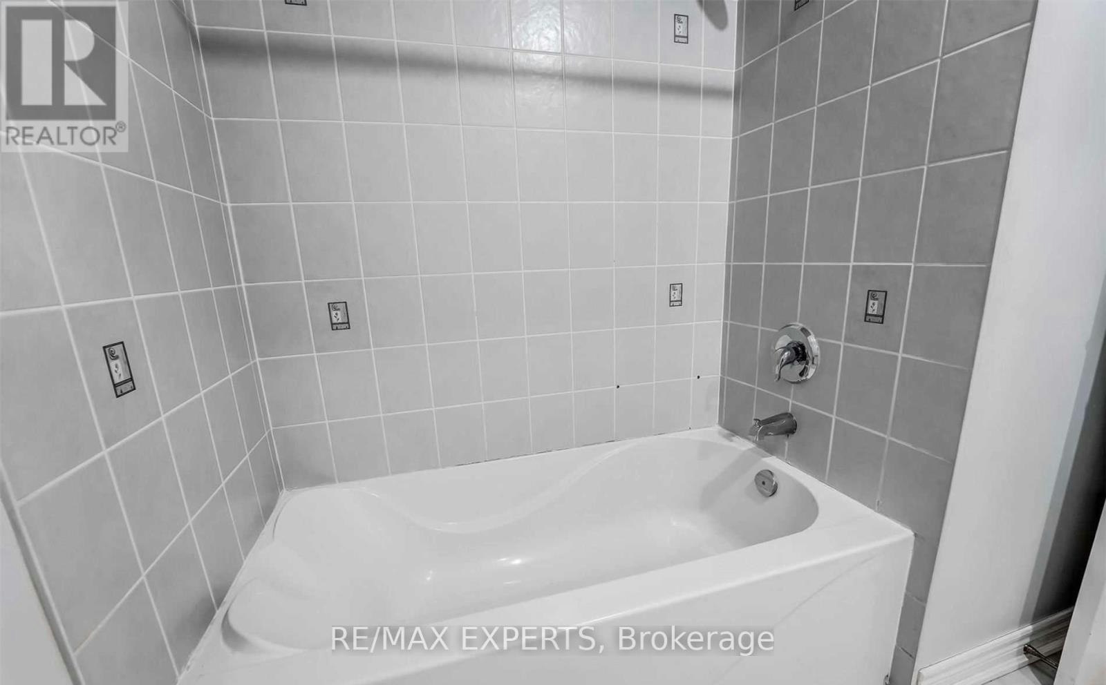 31 Vincent Street, Brampton, ON, L6R 0G8 - 22
