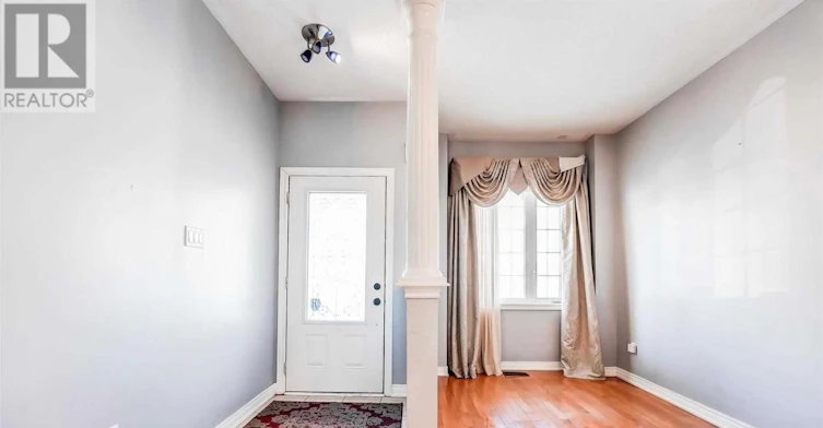 31 Vincent Street, Brampton, ON, L6R 0G8 - 2
