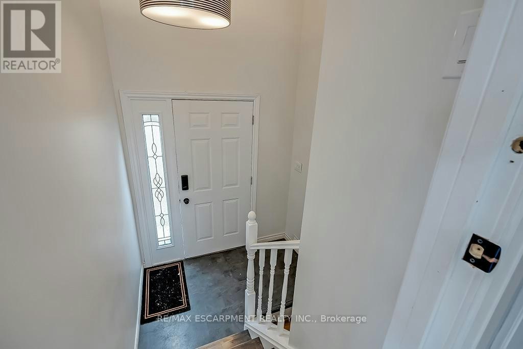 LOWER-7 Garside Avenue S, Hamilton, ON, L8K 2V7 - 2
