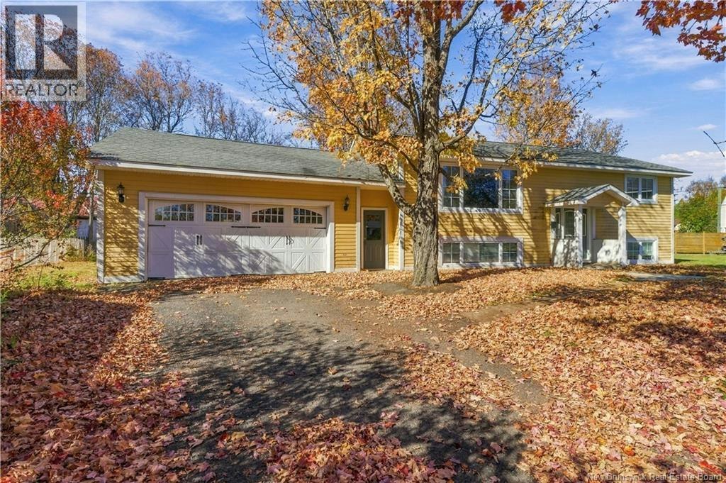 31 Robinson Drive, Fredericton, NB, E3A 1L7