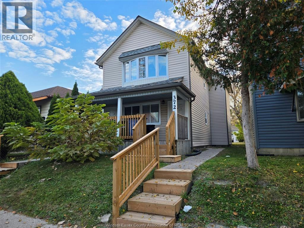UPPER-372 Louis, Windsor, ON, N9A 1W4