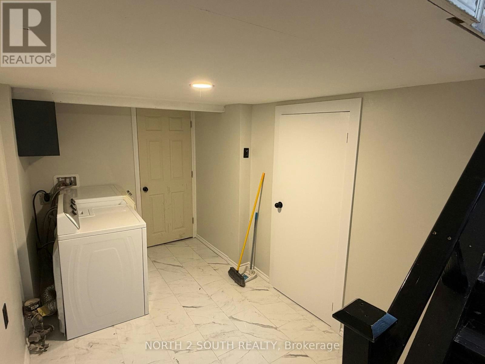 LOWER-998 Warden Avenue, Toronto, ON, M1R 2P1 - 5
