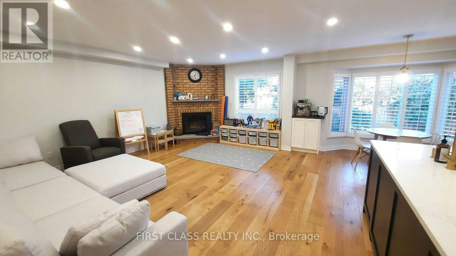 1120 Goodson Crescent, Oakville, ON, L6H 4A5 - 4
