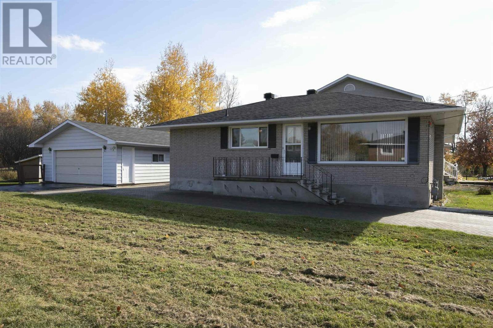 63 Murton Avenue, Sault Ste. Marie, ON, P6C 4G5