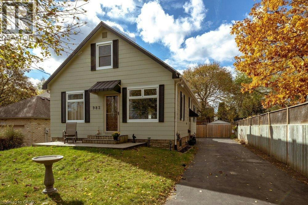 982 Parkhill Avenue, Burlington, ON, L7T 1T8