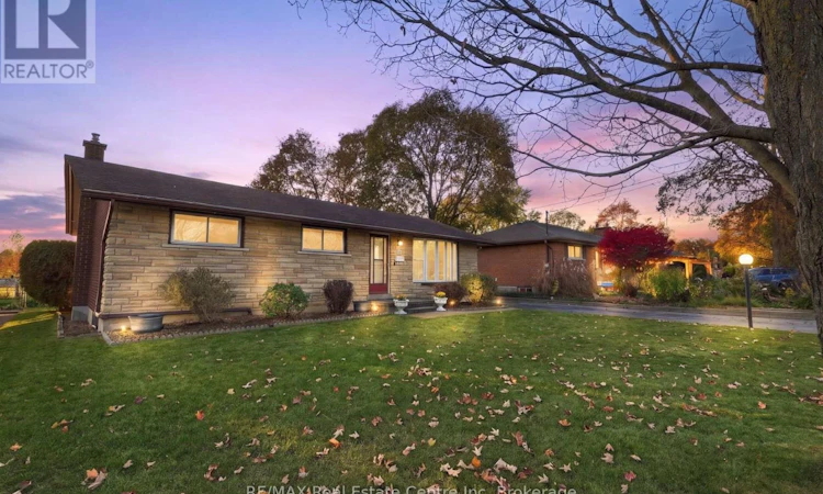 43 Ottawa Crescent