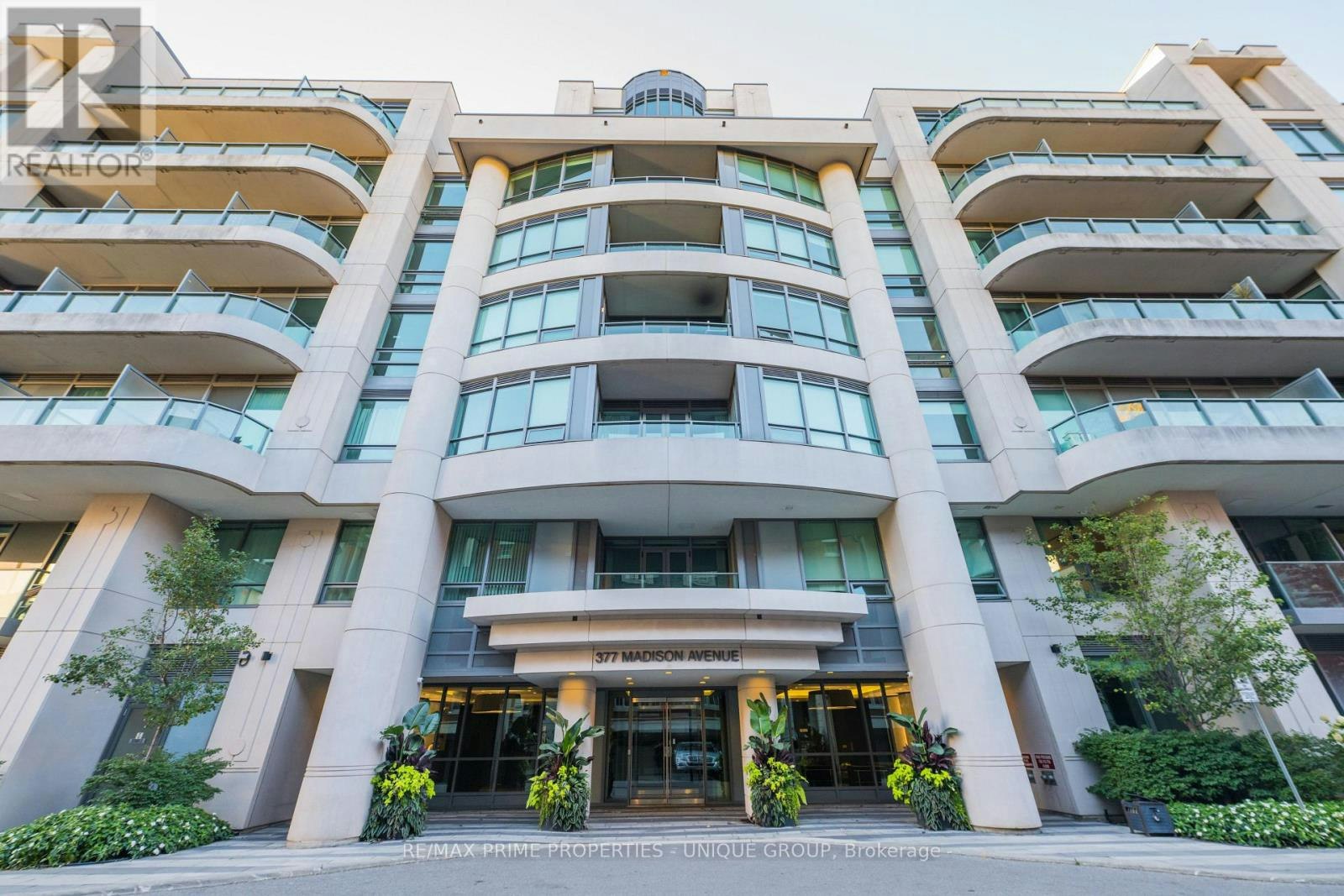 412-377 Madison Avenue, Toronto, ON, M4V 3E1