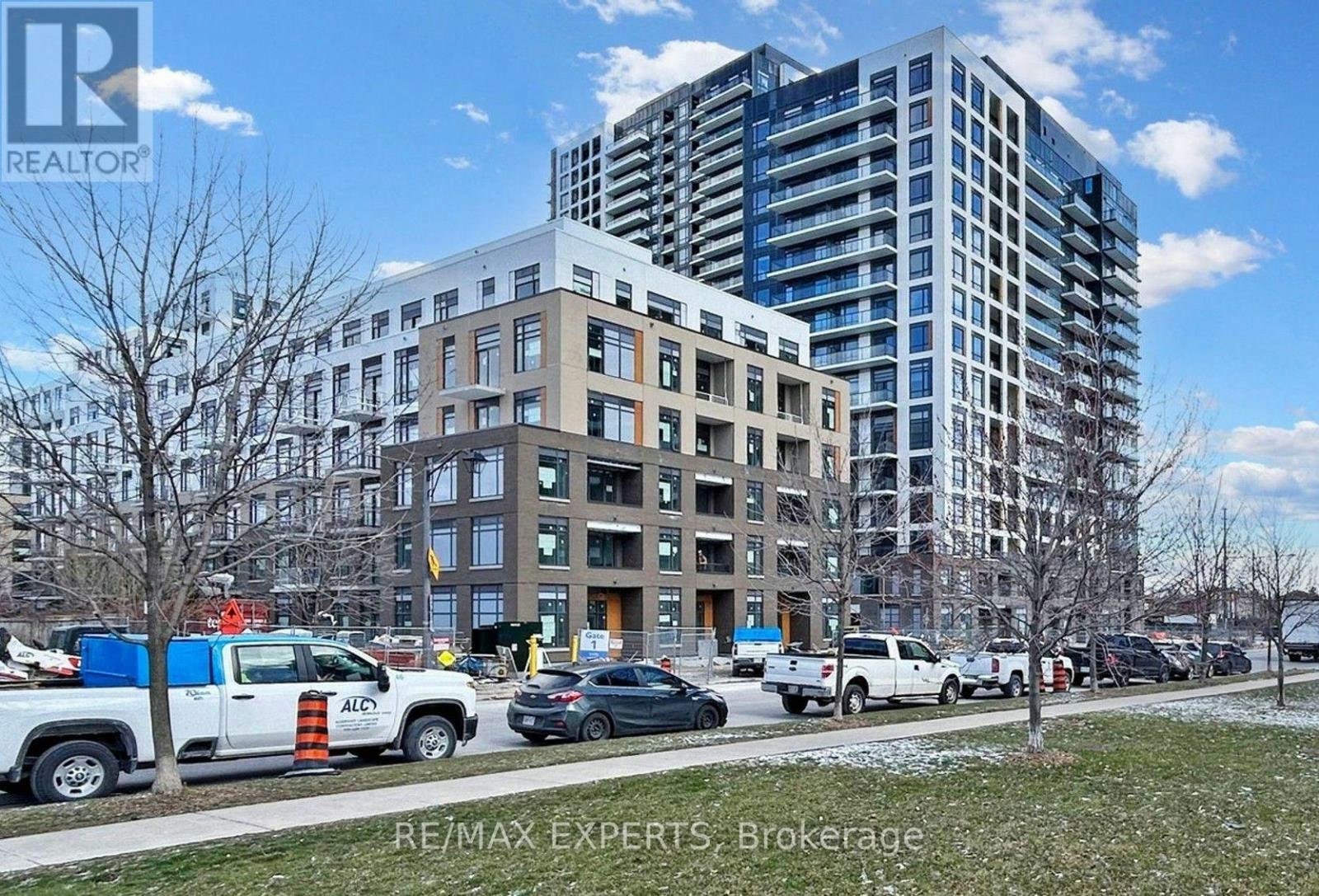 B-808-7950 Bathurst Street, Vaughan, ON, L4J 0L4