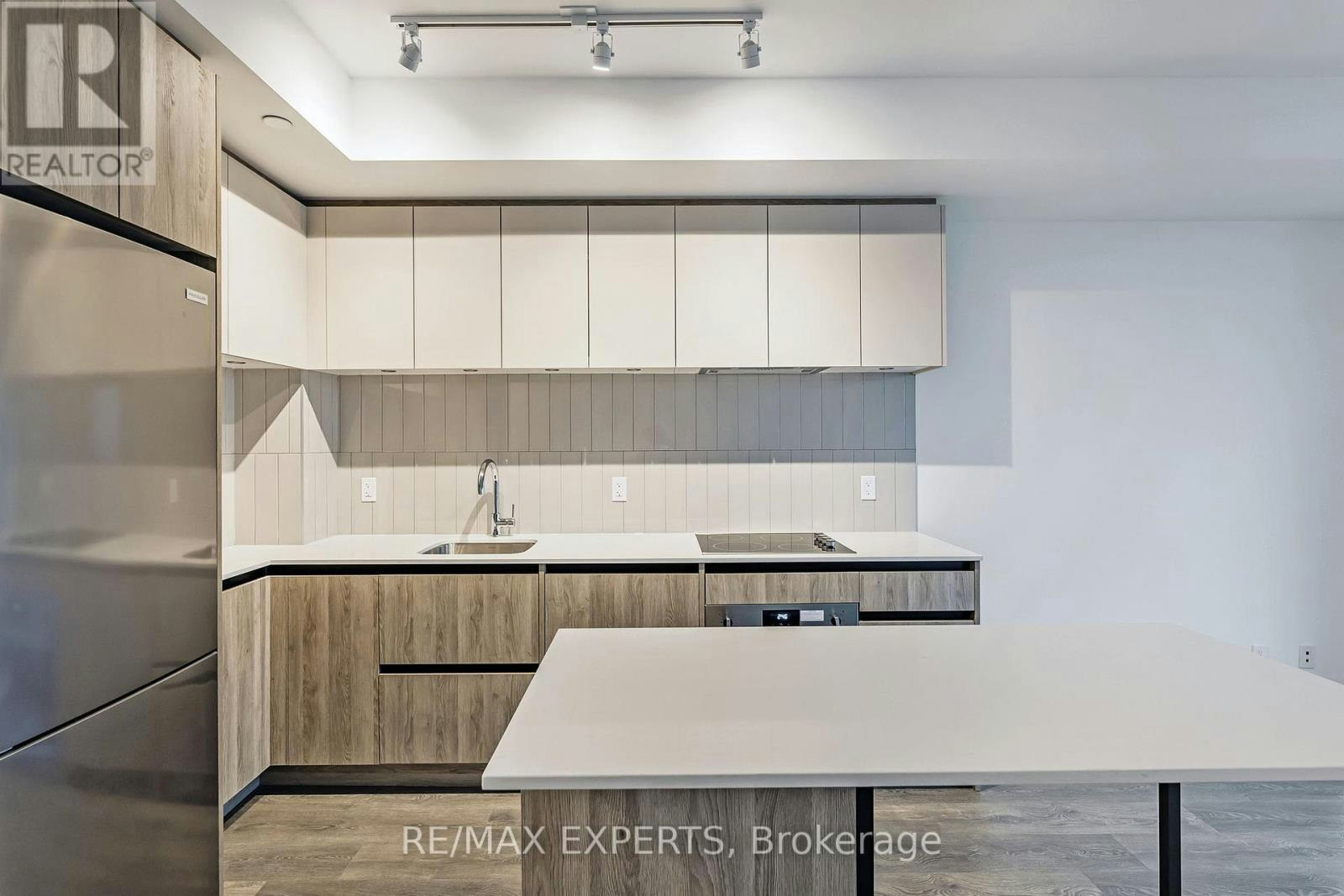 B-808-7950 Bathurst Street, Vaughan, ON, L4J 0L4 - 9