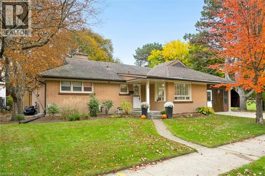 3 Oakwood Avenue, Kitchener, ON, N2H 6G7