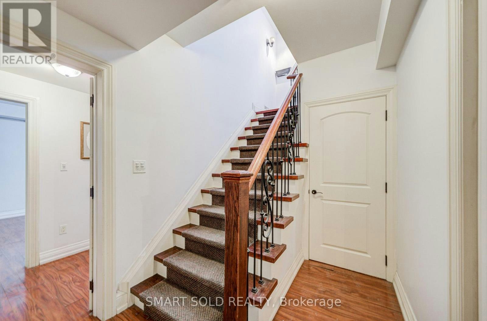 LOWER-213 Maplehurst Avenue, Toronto, ON, M2N 3C3 - 3