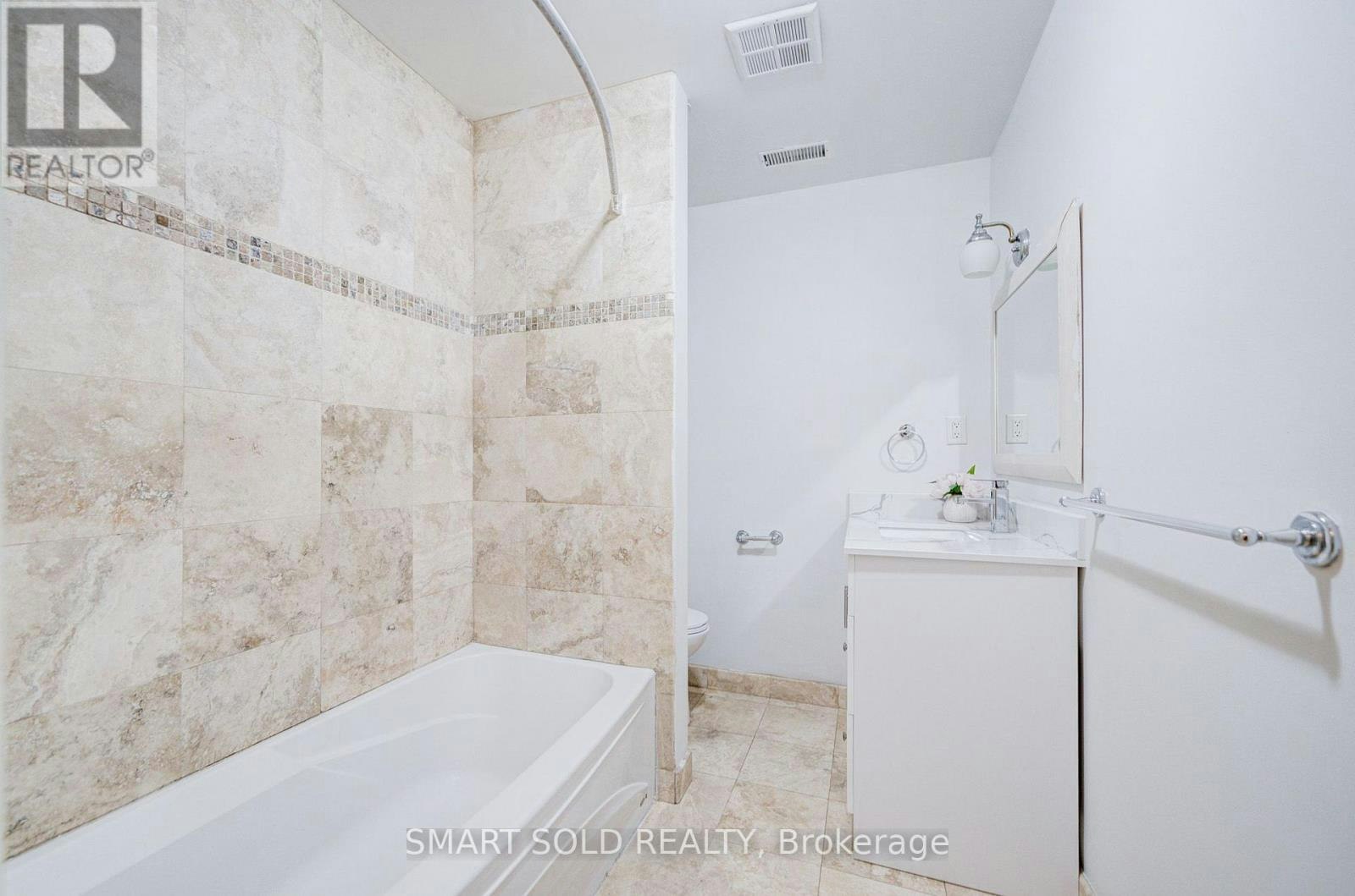 LOWER-213 Maplehurst Avenue, Toronto, ON, M2N 3C3 - 5