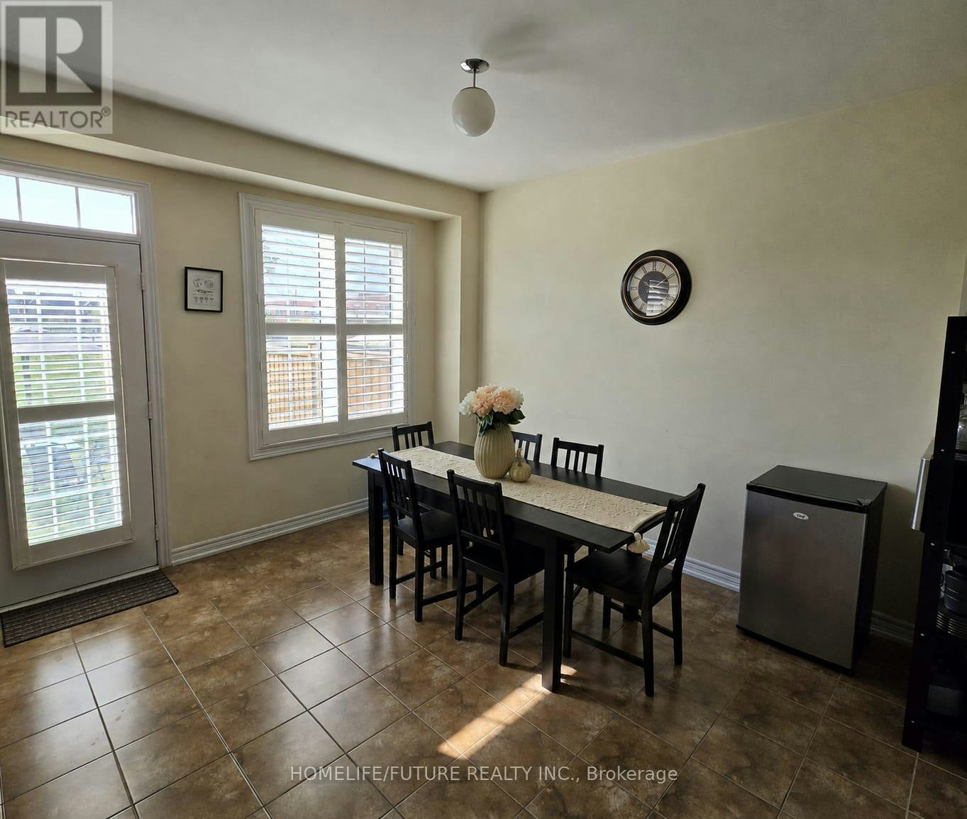 27 Saint Dennis Road, Brampton, ON, L6R 3W7 - 2