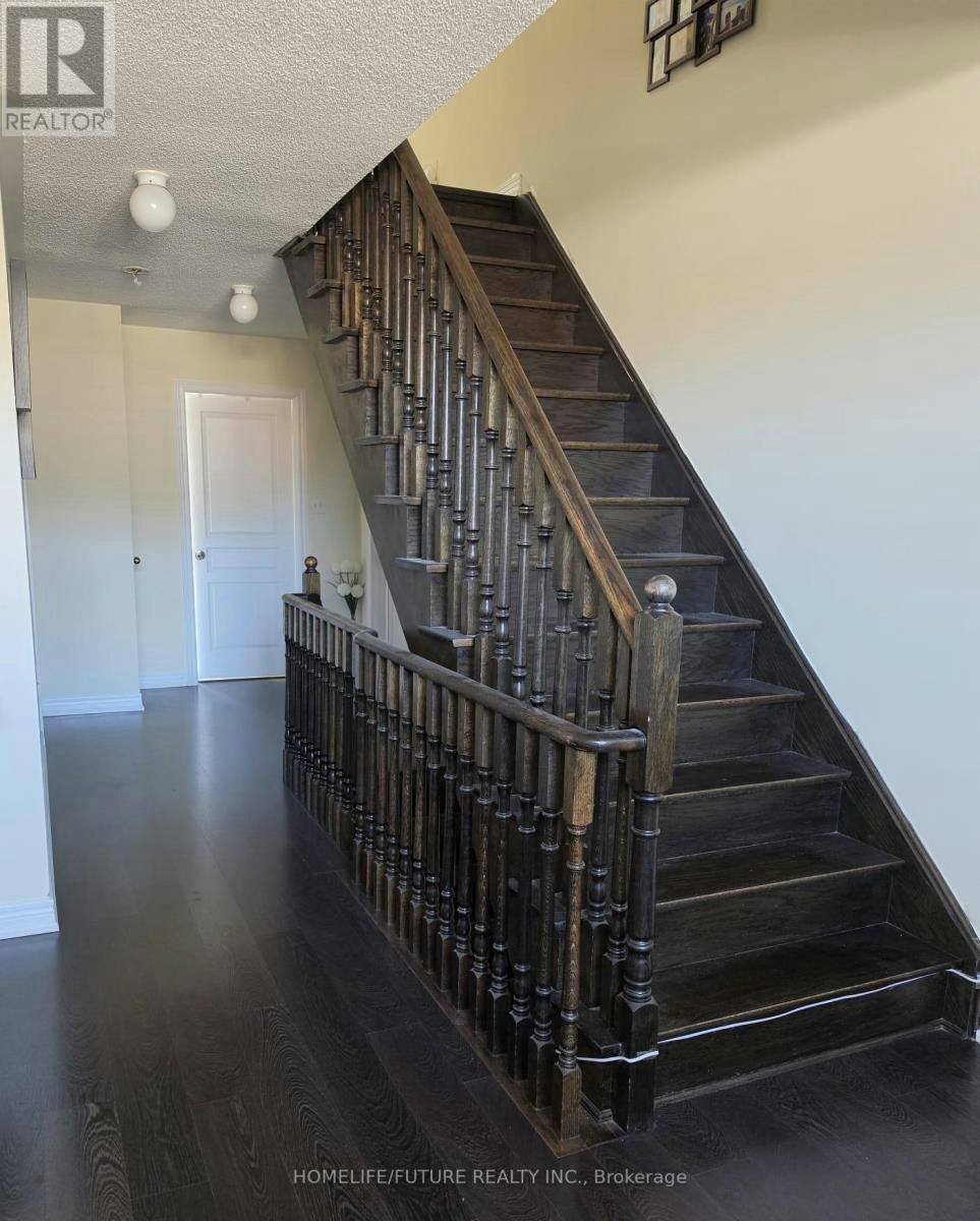 27 Saint Dennis Road, Brampton, ON, L6R 3W7 - 4