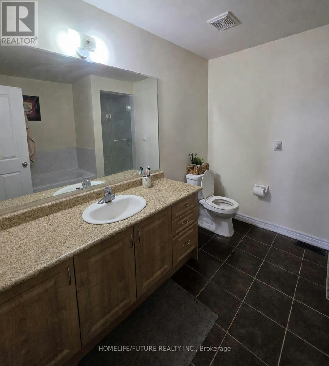 27 Saint Dennis Road, Brampton, ON, L6R 3W7 - 3