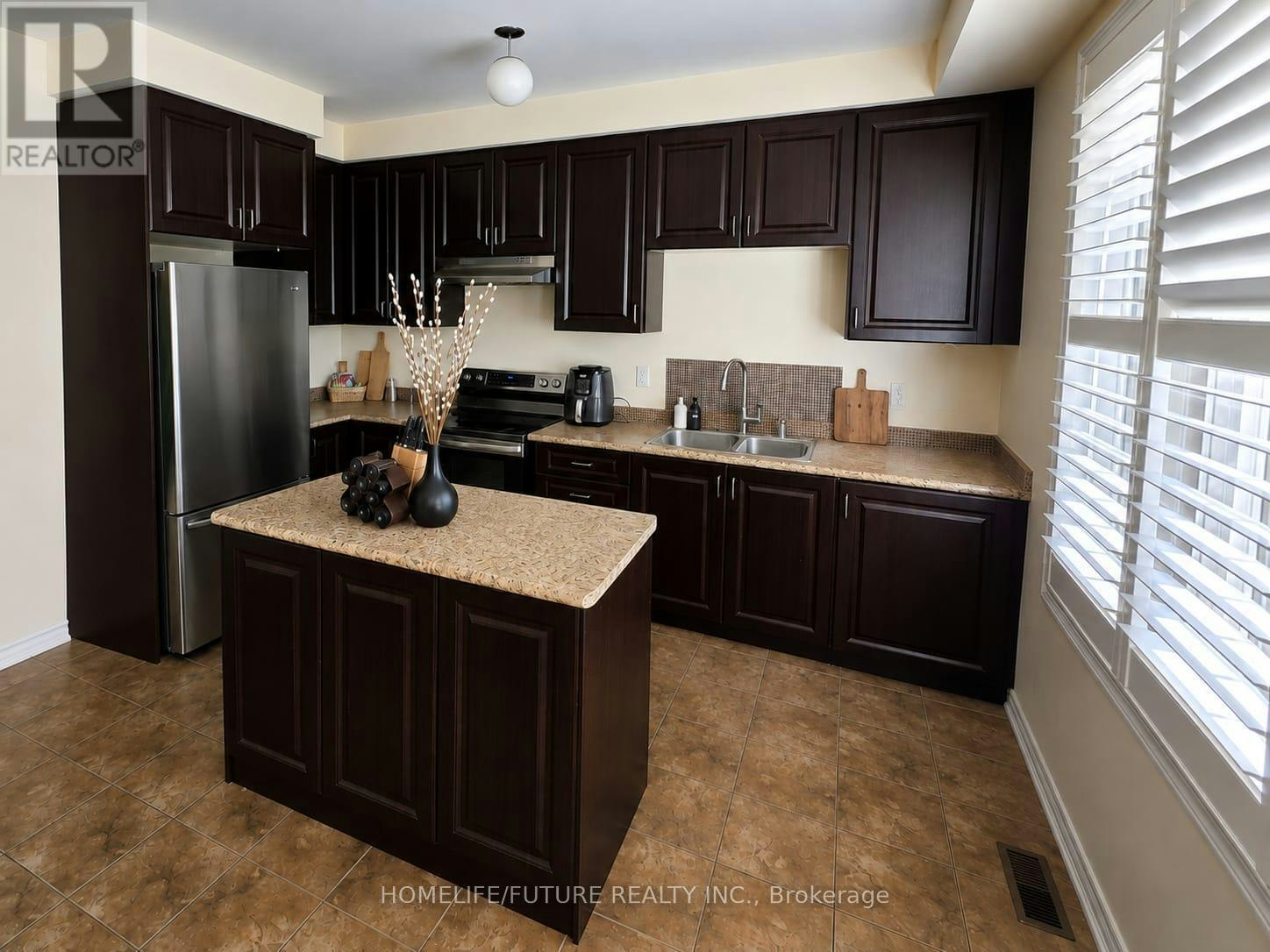 27 Saint Dennis Road, Brampton, ON, L6R 3W7 - 20