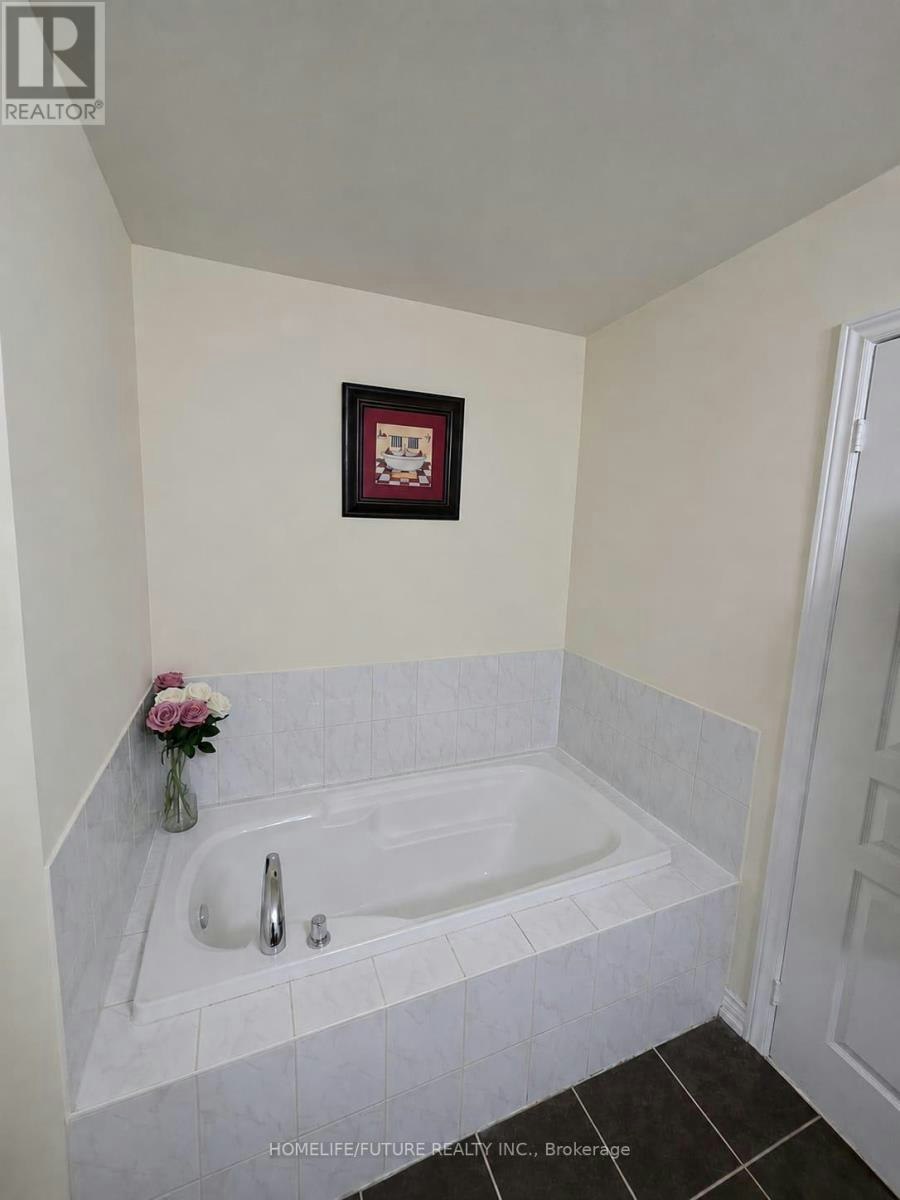 27 Saint Dennis Road, Brampton, ON, L6R 3W7 - 30