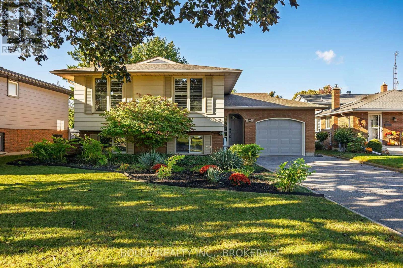 12 Bayshore Crescent, St. Catharines, ON, L2N 5Y4