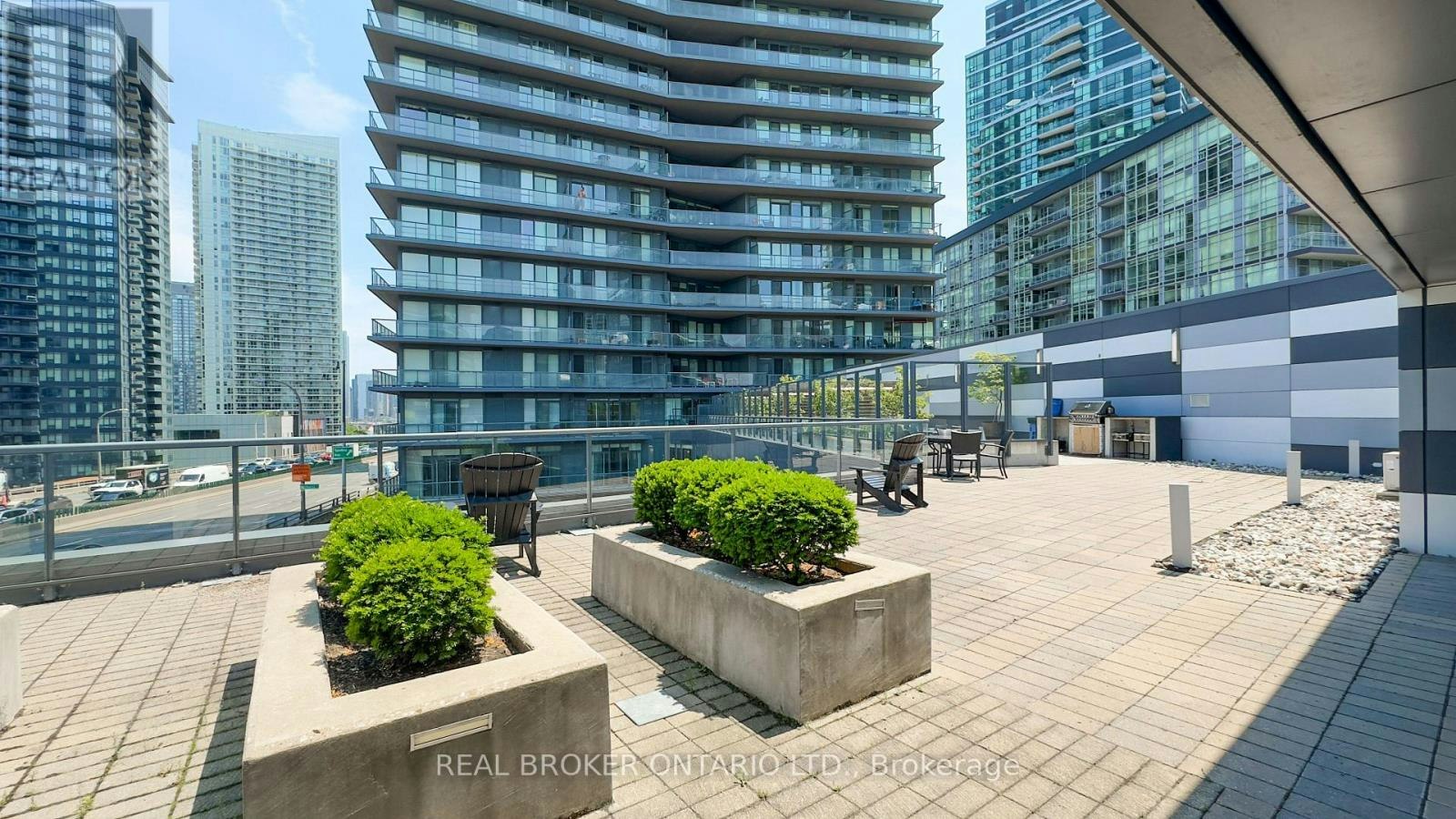910-20 Bruyeres Mews, Toronto, ON, M5V 0G8 - 26