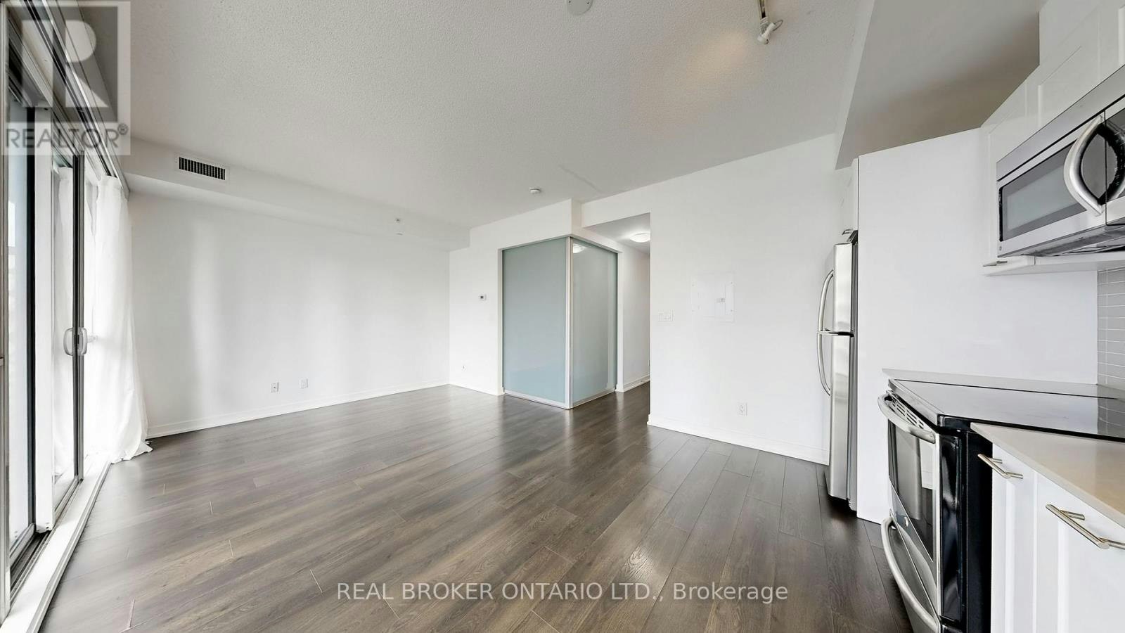 910-20 Bruyeres Mews, Toronto, ON, M5V 0G8 - 10