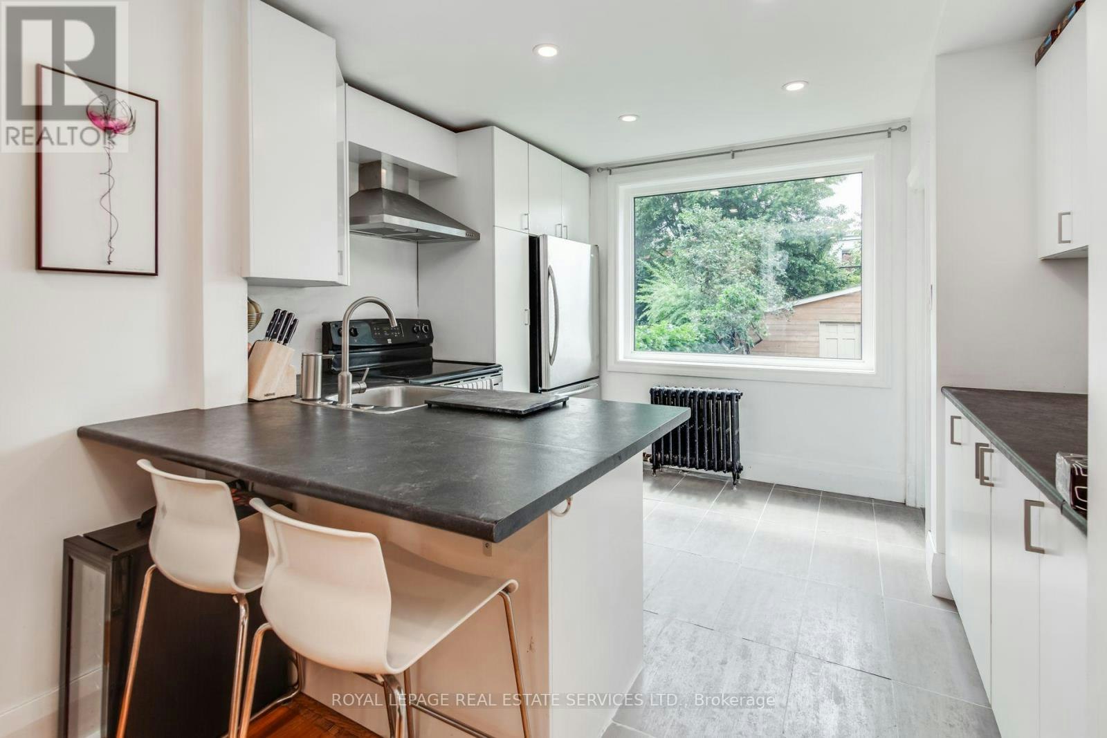 23 Kings Park Boulevard, Toronto, ON, M4J 2B7 - 9