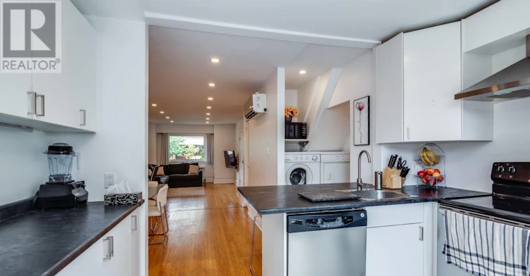 23 Kings Park Boulevard, Toronto, ON, M4J 2B7 - 11