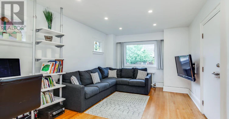 23 Kings Park Boulevard, Toronto, ON, M4J 2B7 - 2