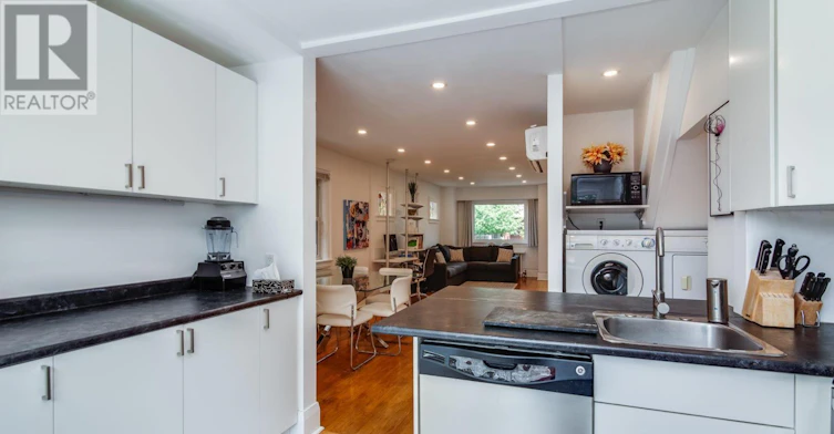 23 Kings Park Boulevard, Toronto, ON, M4J 2B7 - 12