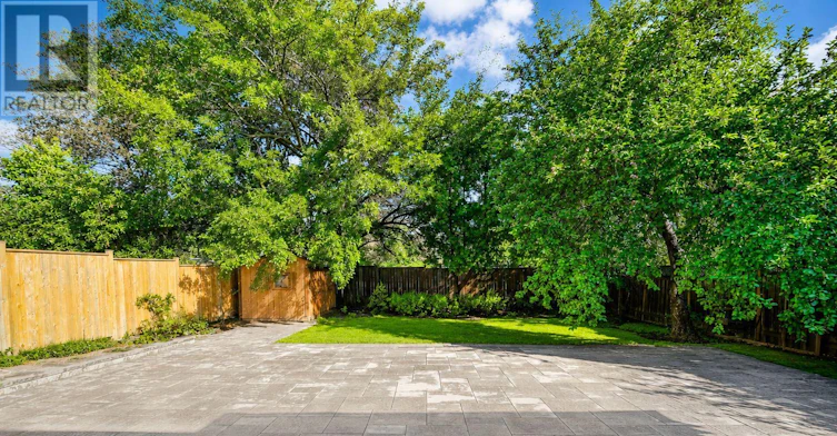 42 Brucedale Crescent, Toronto, ON, M2K 2C7 - 34