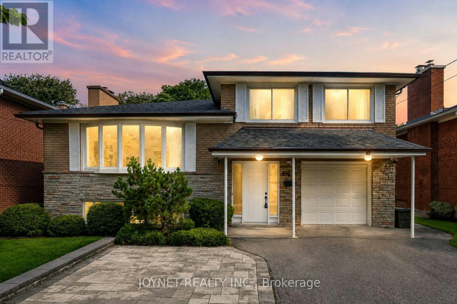 42 Brucedale Crescent, Toronto, ON, M2K 2C7 - 5
