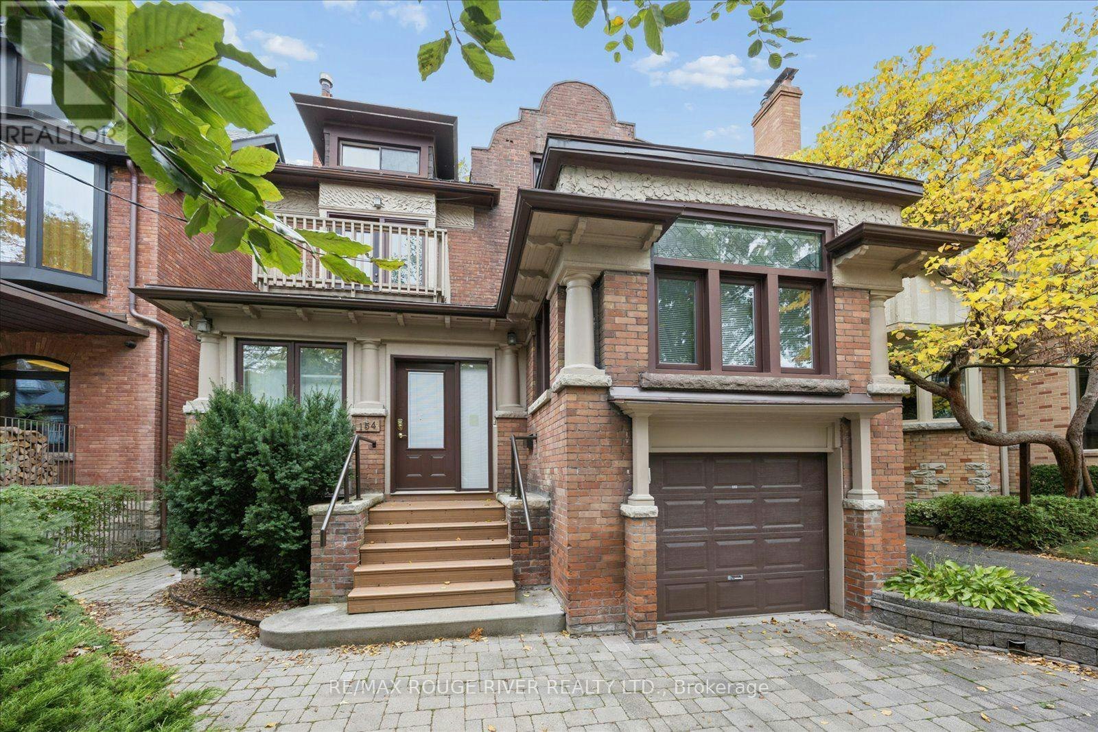 154 Walmer Road, Toronto, ON, M5R 2X9
