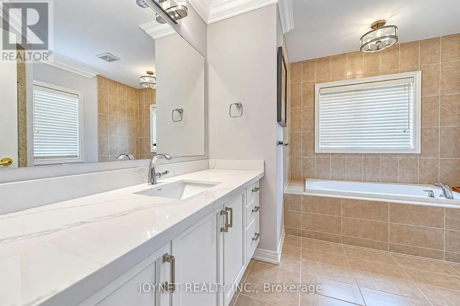 18 Ira Lane, Whitchurch-Stouffville, ON, L4A 1S3 - 17
