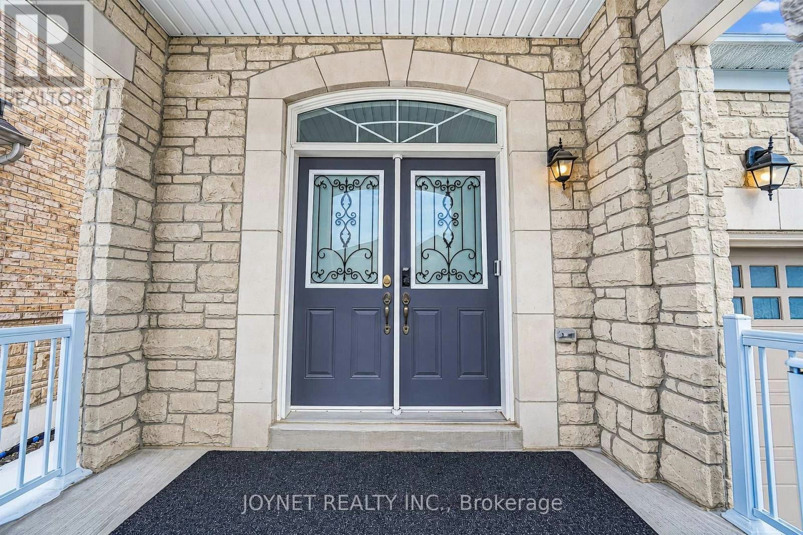18 Ira Lane, Whitchurch-Stouffville, ON, L4A 1S3 - 2